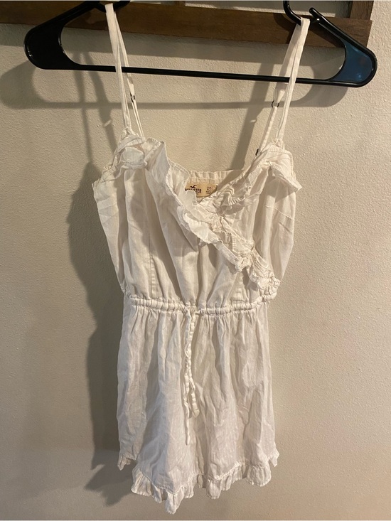 Hollister Dresses & Skirts - Hollister White Ruffled Spaghetti Strap Mini Dress Size XS